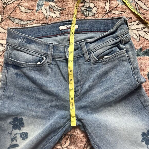 Tommy Hilfiger Womens Denim Floral Embroidery Size 2 Raw Hem Light Wash EUC - Picture 5 of 10
